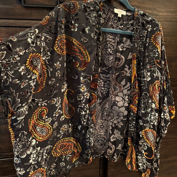 Umgee Velvet Burnout Kimono - Picture 3 of 5